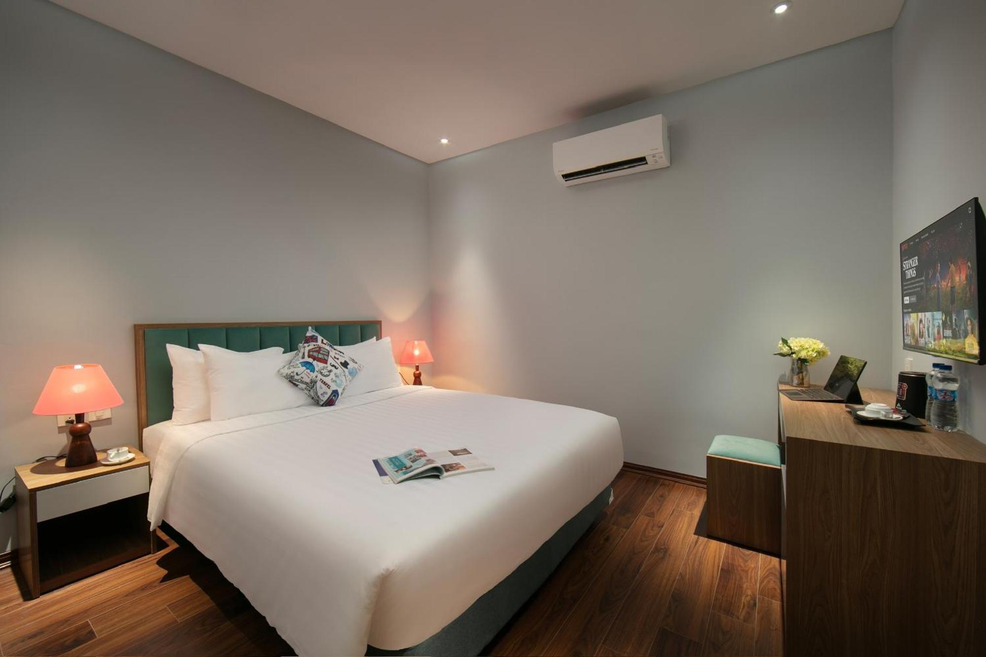 Lakeview Backpackers Hostel & Rooftop Bar Hanoi Exterior photo