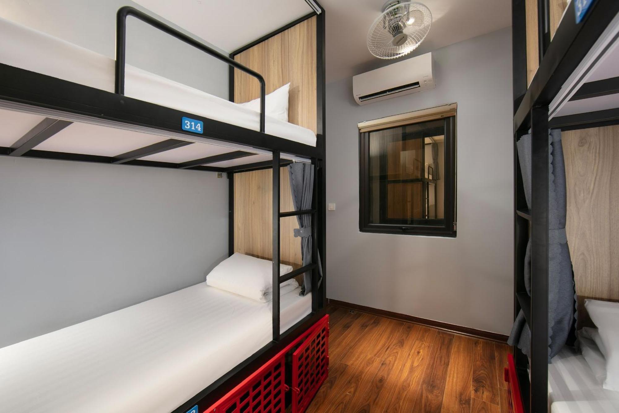 Lakeview Backpackers Hostel & Rooftop Bar Hanoi Exterior photo