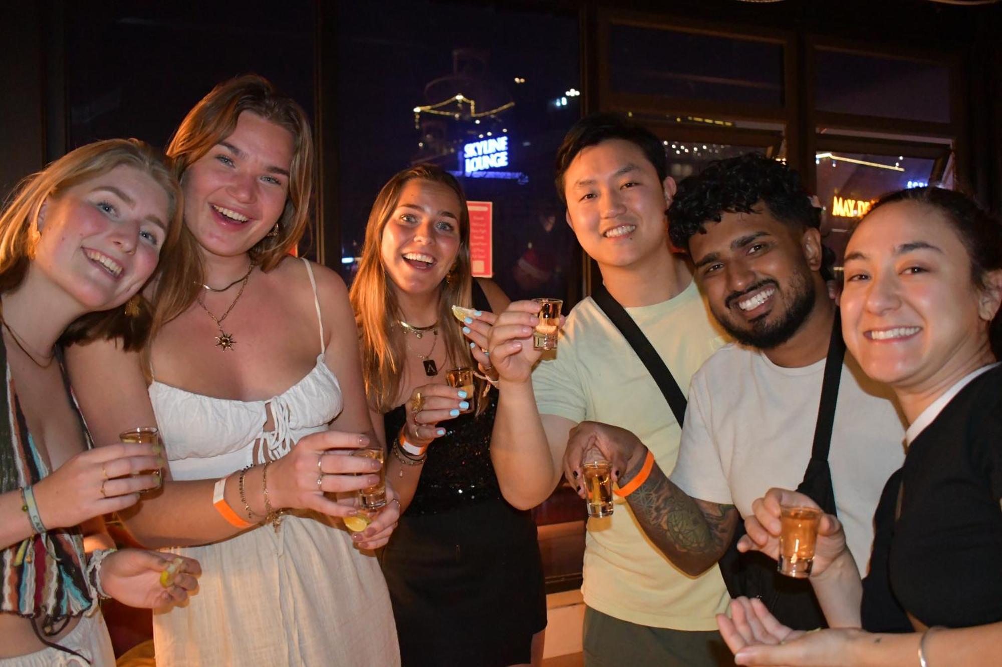 Lakeview Backpackers Hostel & Rooftop Bar Hanoi Exterior photo